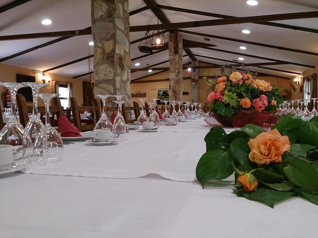 Valdolazaro Guest House Los Navalucillos ภายนอก รูปภาพ
